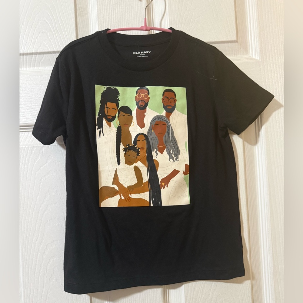 Size 6 Old Navy Black History Tee with Family Graphic